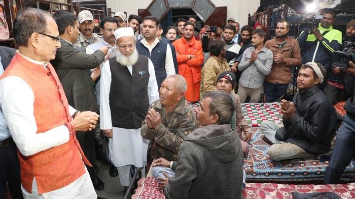 रैन बसेरा में रहने वाले नागरिकों की सेहत की होगी जाँच : मुख्यमंत्री श्री चौहान